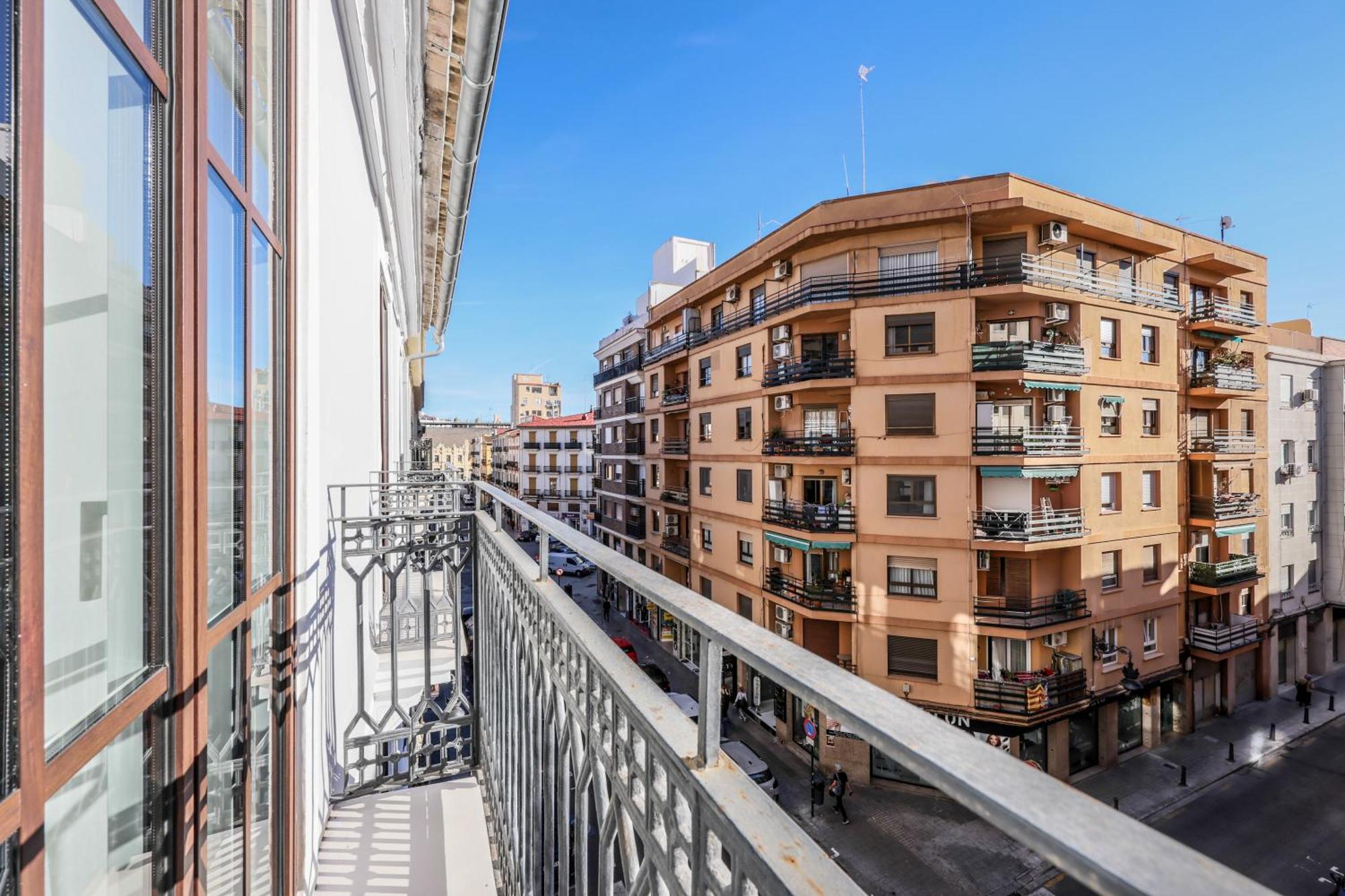 Amazinn Places Evi Apartments Валенсия Екстериор снимка