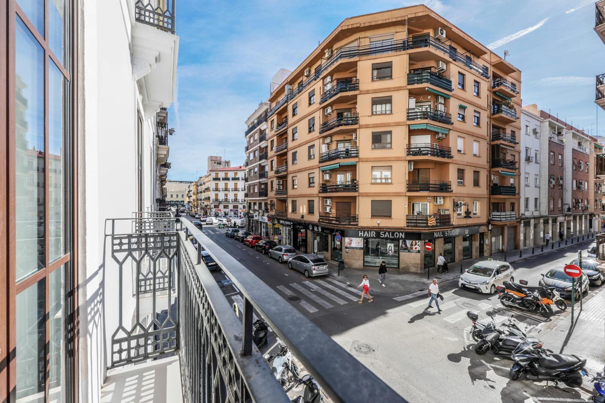 Amazinn Places Evi Apartments Валенсия Екстериор снимка